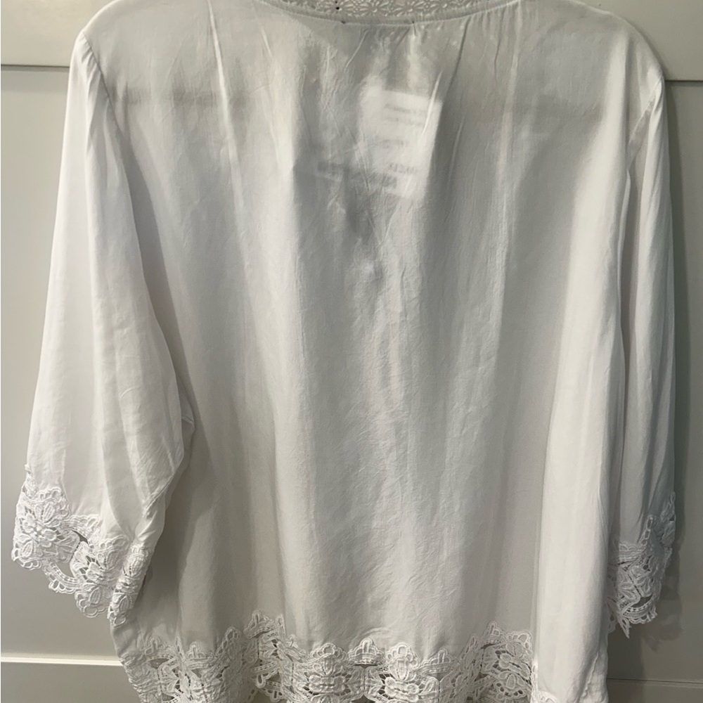 Chelsea & Theodore White Blouse with Lace Accents - Picture 3 of 3